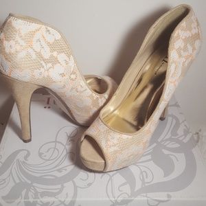 Open toe heels or pumps